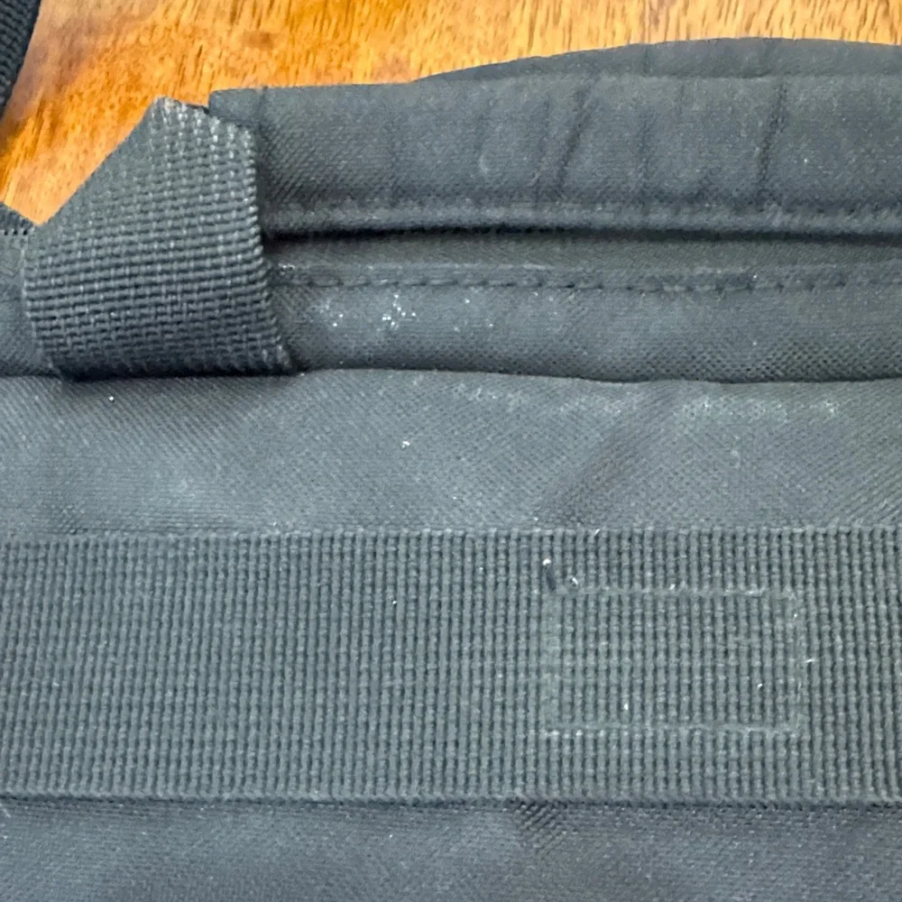 Kensington Black Laptop Messenger Bag